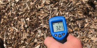 temperature thermometer in mulch